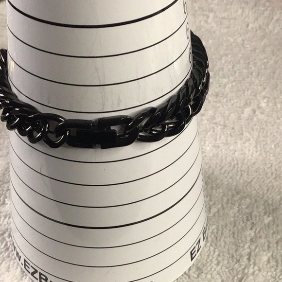 # 106 Bracelet With Cross Black - Picture 5 of 7